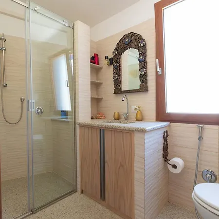 Casetta Con Terrazzo, Giardino E Ingresso Privato!